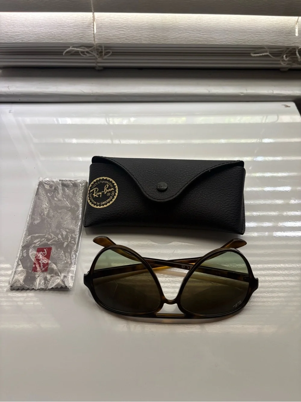 Ray-Ban Aviator Sunglasses Tortoise Frame